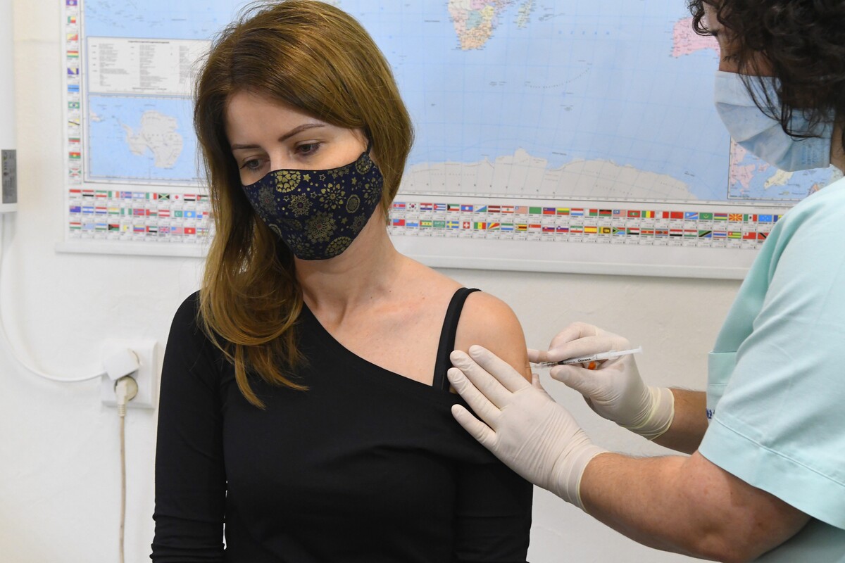 očkování mladí žena slovensko koronavirus