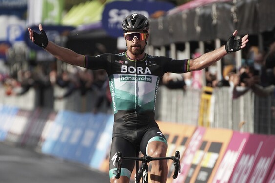 V ktorom roku získal cyklista Peter Sagan svoj prvý zelený dres na Tour de France?