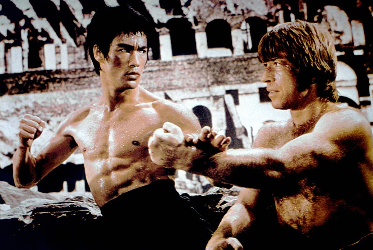 Bruce Lee a Chuck Norris ve filmu Cesta draka z roku 1972.