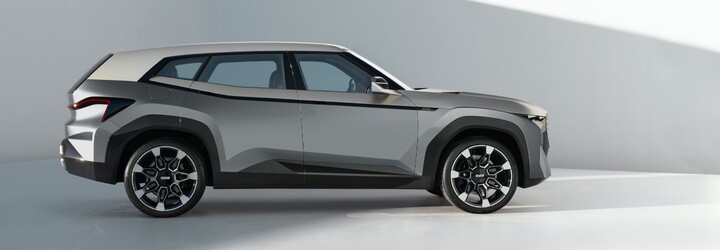 BMW opäť šokuje. Predobraz úplne nového XM s výkonom až 750 koní jasne naznačuje nový dizajnový smer značky