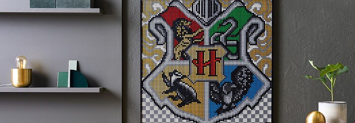 LEGO prináša svet Harryho Pottera na tvoju stenu. Postav si erb svojej obľúbenej fakulty