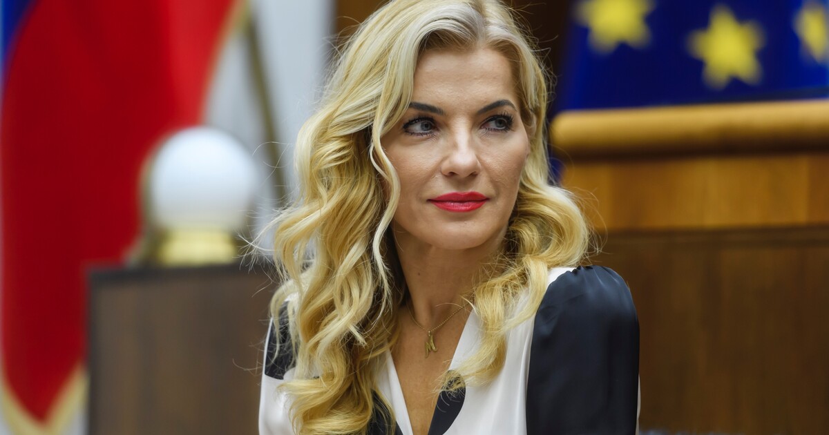 Slovenská ministryně jde do souboje s národním divadlem. „Obtěžují diváky svými výlevy,“ uvedla k hereckým protestům