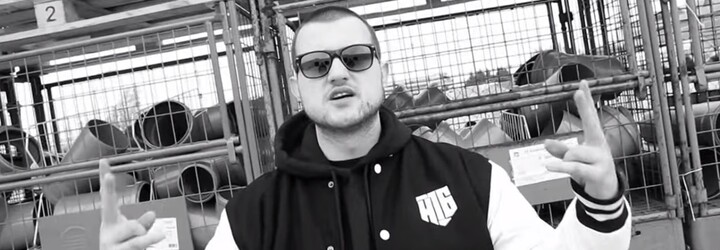 Otis venuje Wichom produkovaný singel svojej rodine. Zároveň spúšťa predaj albumu
