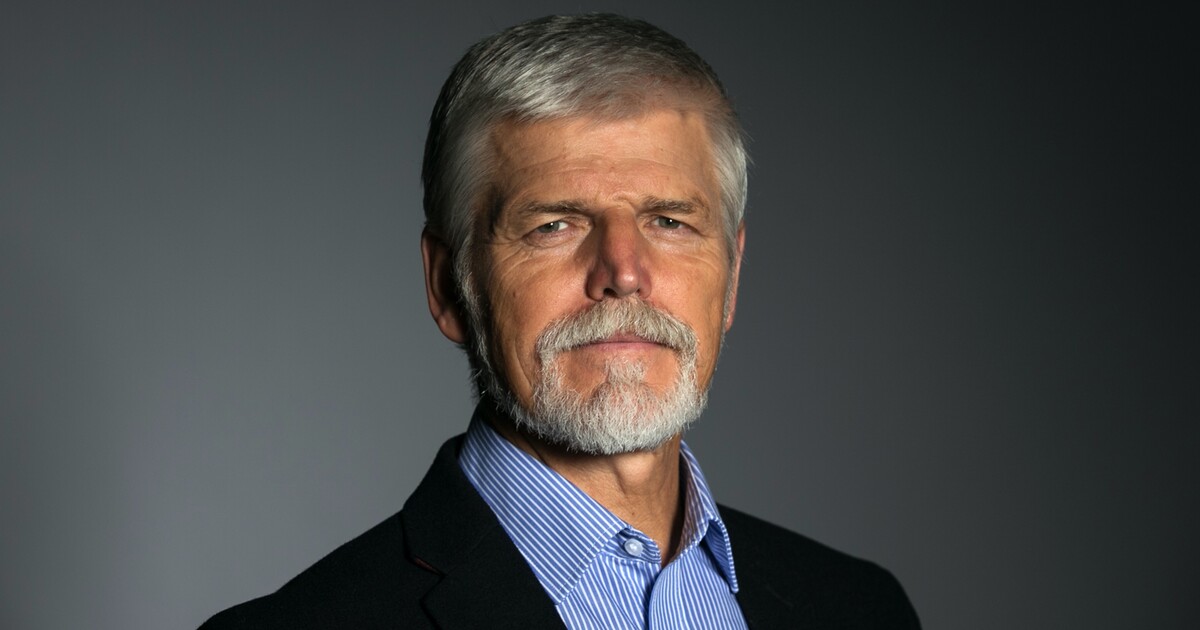 Prezident Pavel podepsal zpřísnění „lex Babiš“. Politici vlastnící média by mohli už za pár měsíců platit pokuty