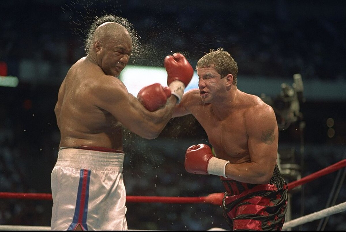 Tommy Morrison v zápase s Georgem Foremanem, rok 1987.