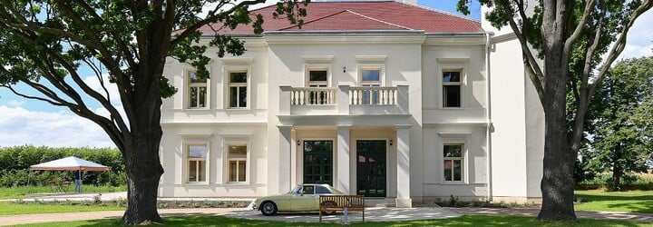 Zámok z 19. storočia, ktorý architekti premenili na oázu pokoja a rodinnej atmosféry. Od Prahy je len pár desiatok minút