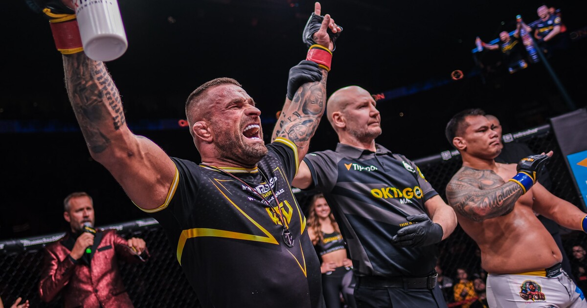 Karlos Vémola převedl demolici, viděli jsme i velkolepé KO. Turnaj OKTAGON 41 nadchl i šokoval nečekanými výsledky