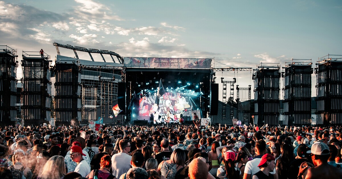 Kontroverzní Fyre festival se vrací. Nejdražší lístky stojí přes 20 milionů korun