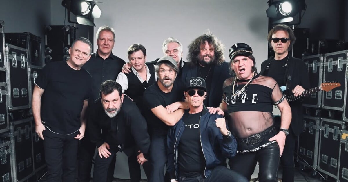 „Osud kapely je velmi nejistý.“ J.A.R. hlásí pauzu, možná úplně skončí