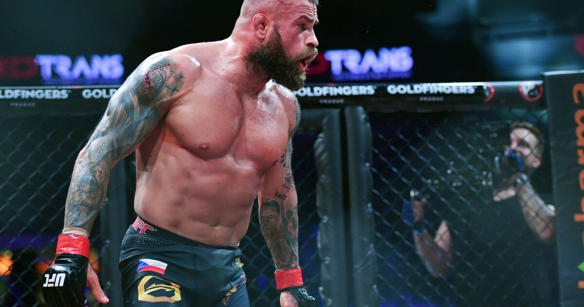 Vémolovi hrozí až 18 let vězení. Byl obviněn z obzvlášť závažné drogové činnosti