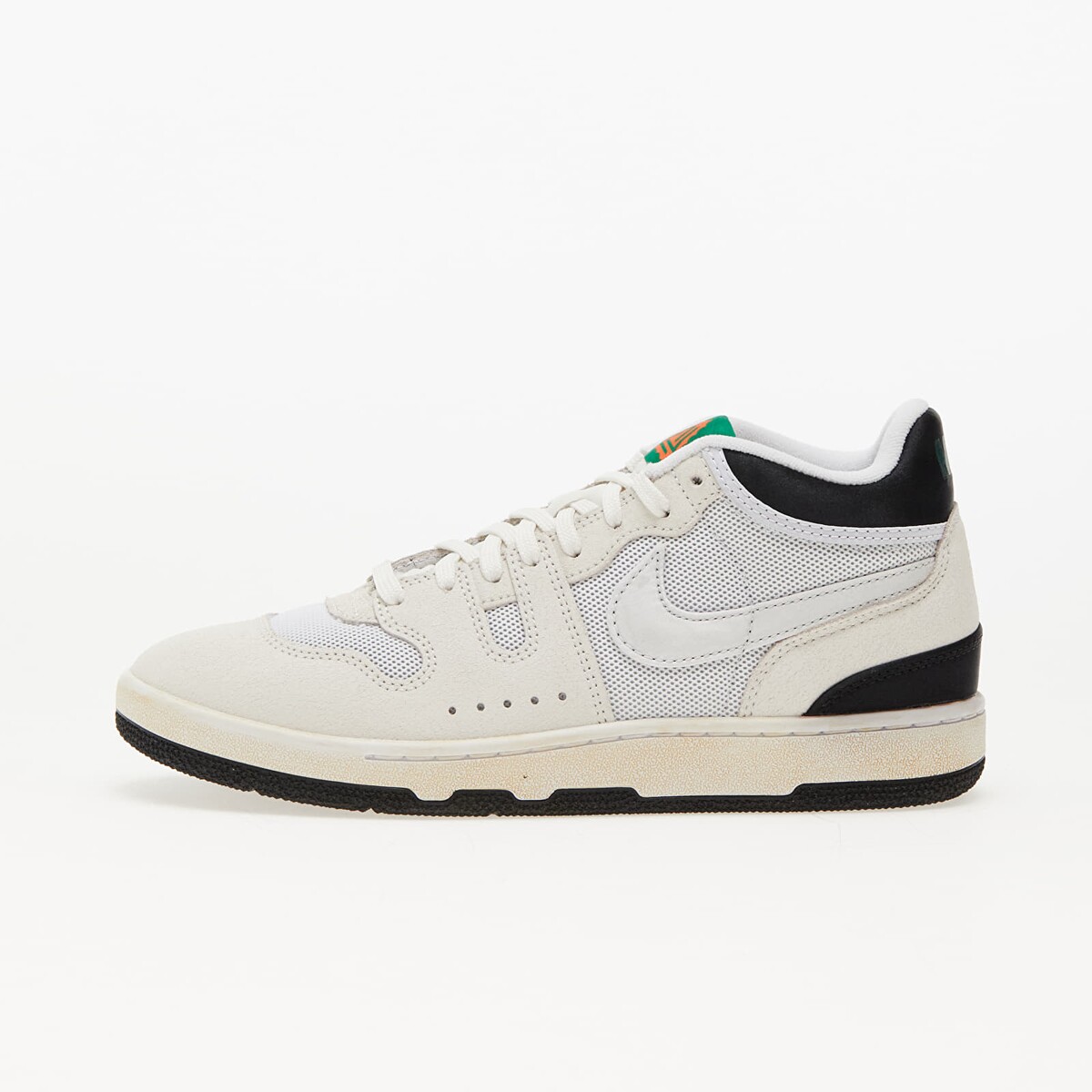 Nike Attack SP, Social Status