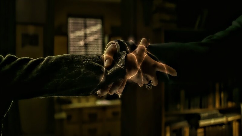 Ak porušíš neporušiteľný sľub, čaká ťa smrť. Komu počas prísahy držal Severus Snape ruku?
