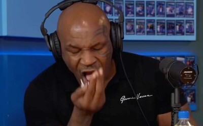 Mike Tyson sa v podcaste napchával hubičkami, predtým vyfajčil jointa. Boxer sa u Logana Paula rozpovedal o drogách.