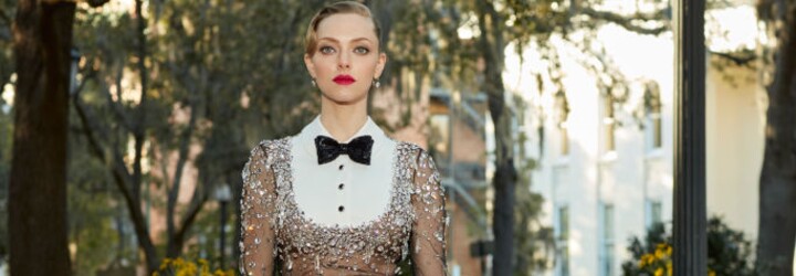 Amanda Seyfried by si přála, aby jako teenagerka měla koordinátory intimity. Na place se cítila nepříjemně