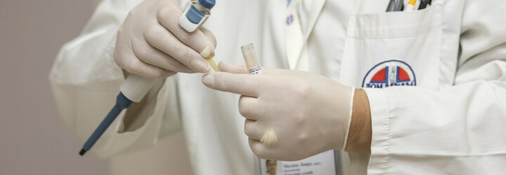 Brněnští vědci vyvinuli unikátní multifunkční hydrogel, kterým budou moci léčit zlomené kosti i popáleniny