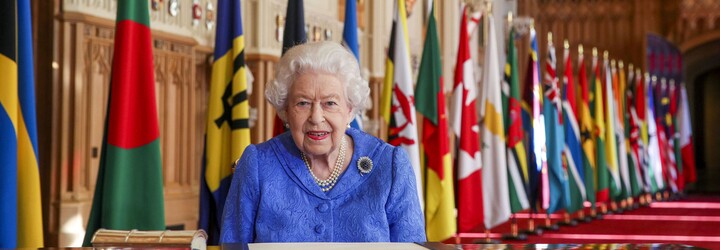 Kráľovná Alžbeta II. zareagovala na obvinenia od Meghan Markle a princa Harryho. Situáciu bude palác riešiť