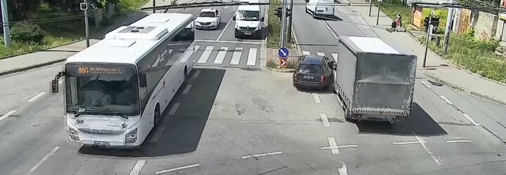 VIDEO: Českí policajti naháňali vodiča, ktorý išiel po diaľnici D1 200 km/h. V centre Brna ho dobehli, zradila ho premávka