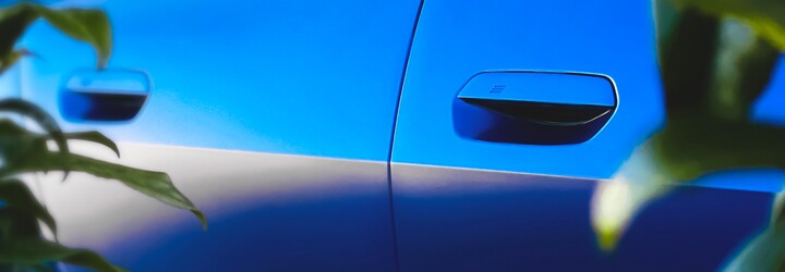 TEST: BMW i4 M50 – z tohto auta nám spadla sánka