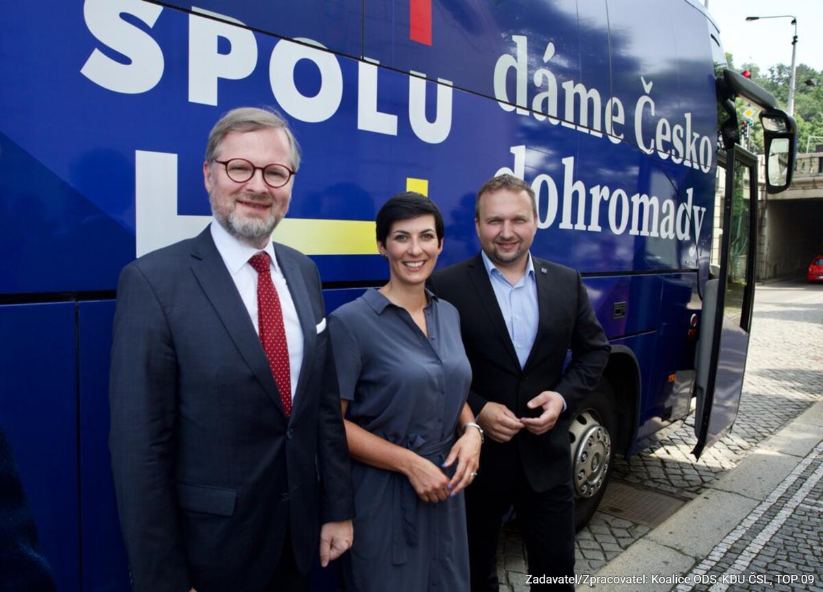 SPOLU autobus fiala pekarová jurečka
