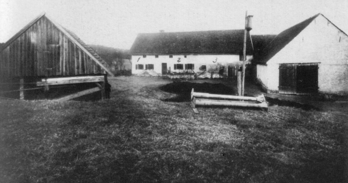 Masakr na statku Hinterkaifeck: Neznámý pachatel brutálně vyvraždil celou rodinu a tři dny žil spolu s těly v jejím domě