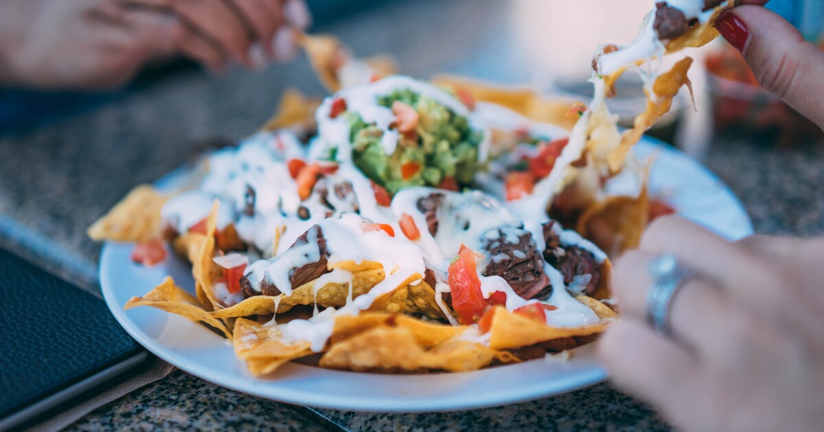 5 tipů na zdravý a rychlý snack. Tato jídla oceníš, když se ti během letních veder nebude chtít vařit