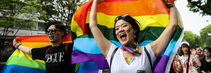 Za výroky proti LGBT+ lidem vyhazov. Japonský premiér propustil svého poradce