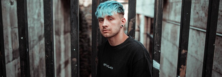 Chci vypadat jako postavička z anime, tvrdí Whtevr. Nenazval bych se raperem, baví mě zpívat o blbostech, nejsem depkař