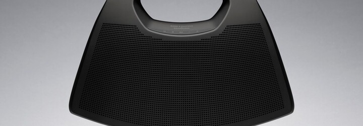 Kabelka, ktorá je zároveň prenosný reproduktor. Módny dom Balenciaga predstavil novú spoluprácu s Bang & Olufsen