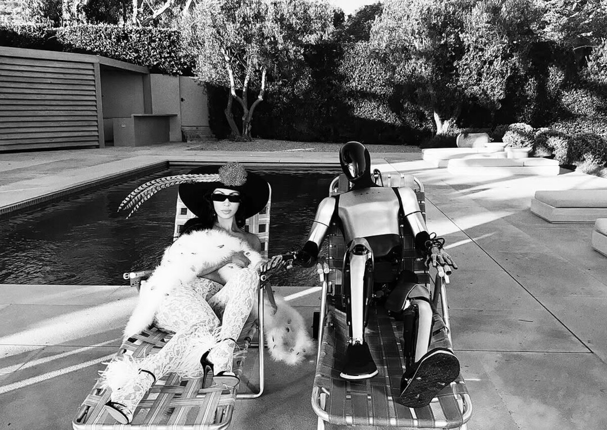 kim kardashian, tesla, robot