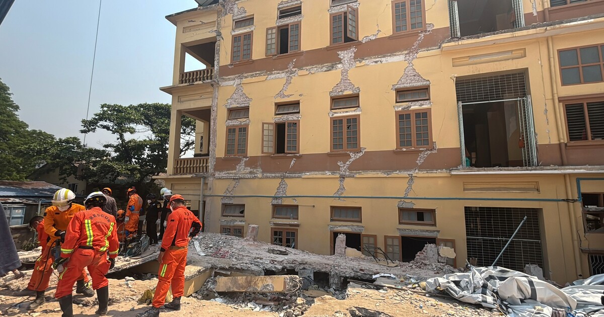 Zemětřesení v Myanmaru si vyžádalo přes dva tisíce obětí. Neštěstí vyžaduje mezinárodní pomoc