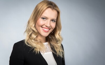Linda Bartošová požádala vedení České televize o půlroční neplacené volno.
