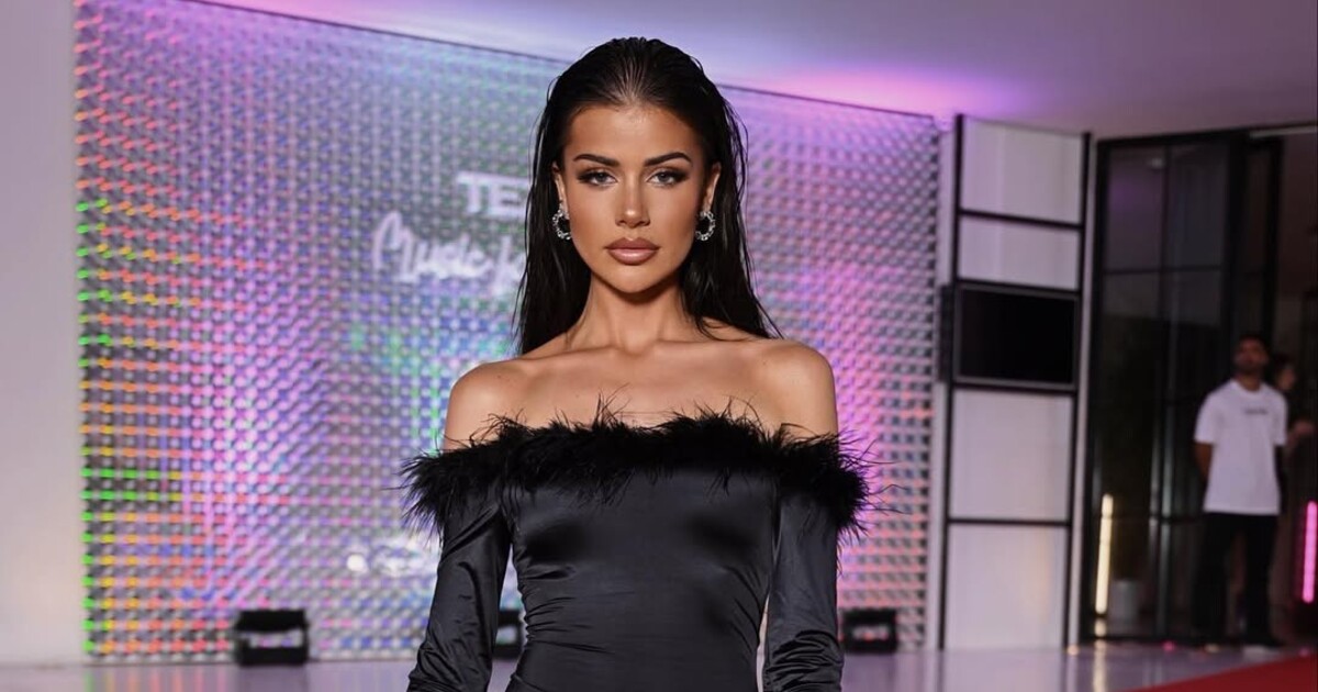 Influencerka Domi Alagia postoupila do finále Miss. Její šance na zisk prestižní korunky rostou