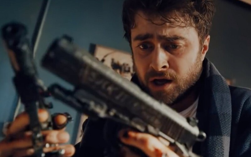 Daniel Radcliffe si posledné roky ide svoje a k svojej filmografii pridáva ďalší šialený kúsok. Trailer na Guns Akimbo nechceš minúť. 