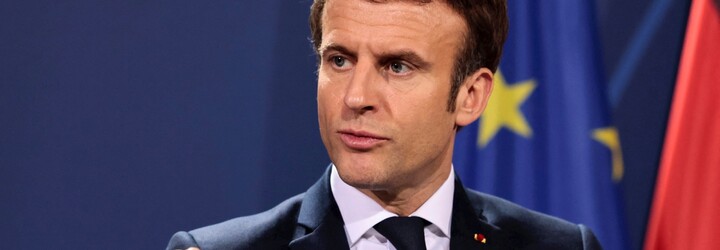 Emmanuel Macron: Interrupcia je základným právom všetkých žien. Francúzski poslanci chcú právo na potrat zakotviť v ústave