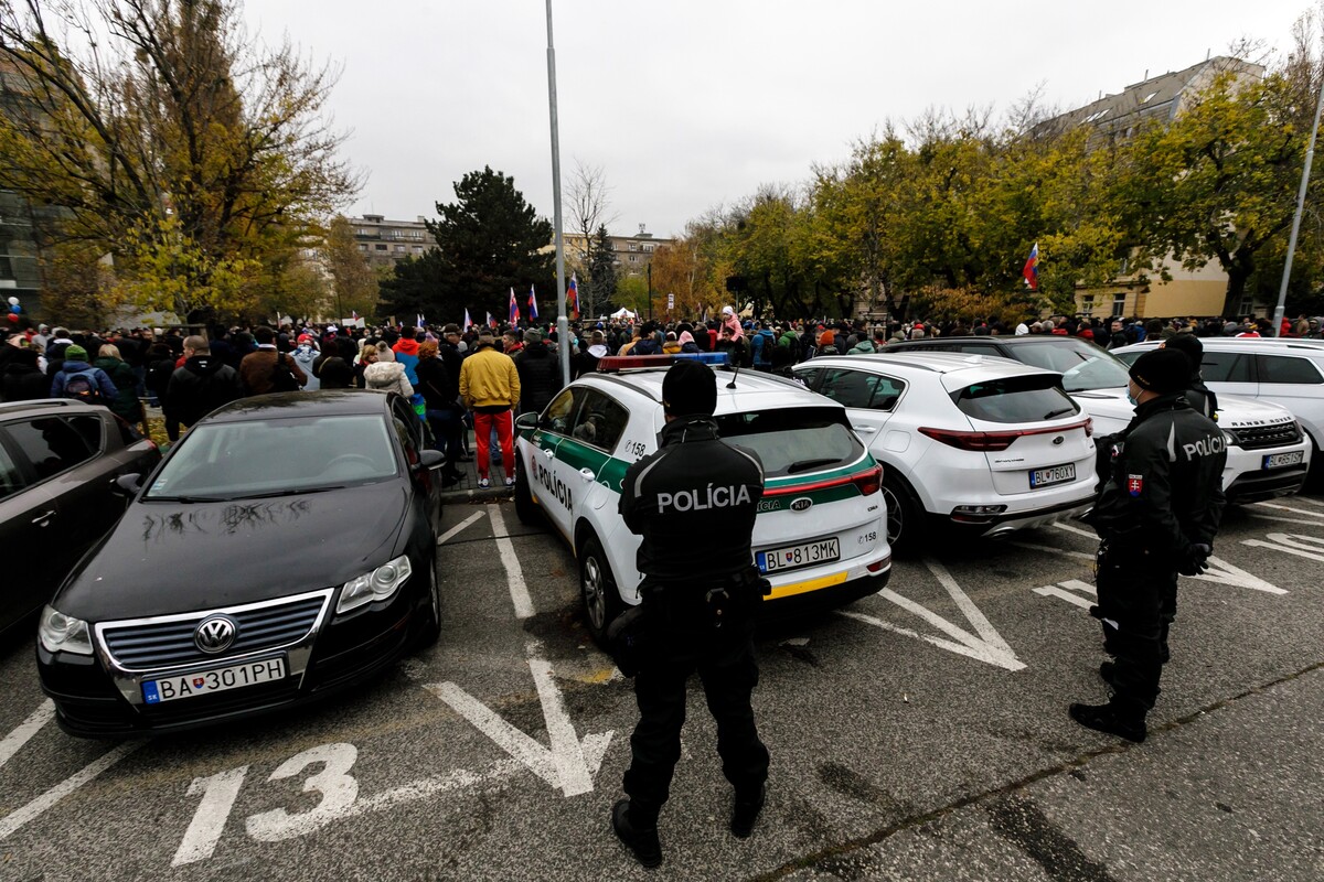 polícia, zhromaždenie