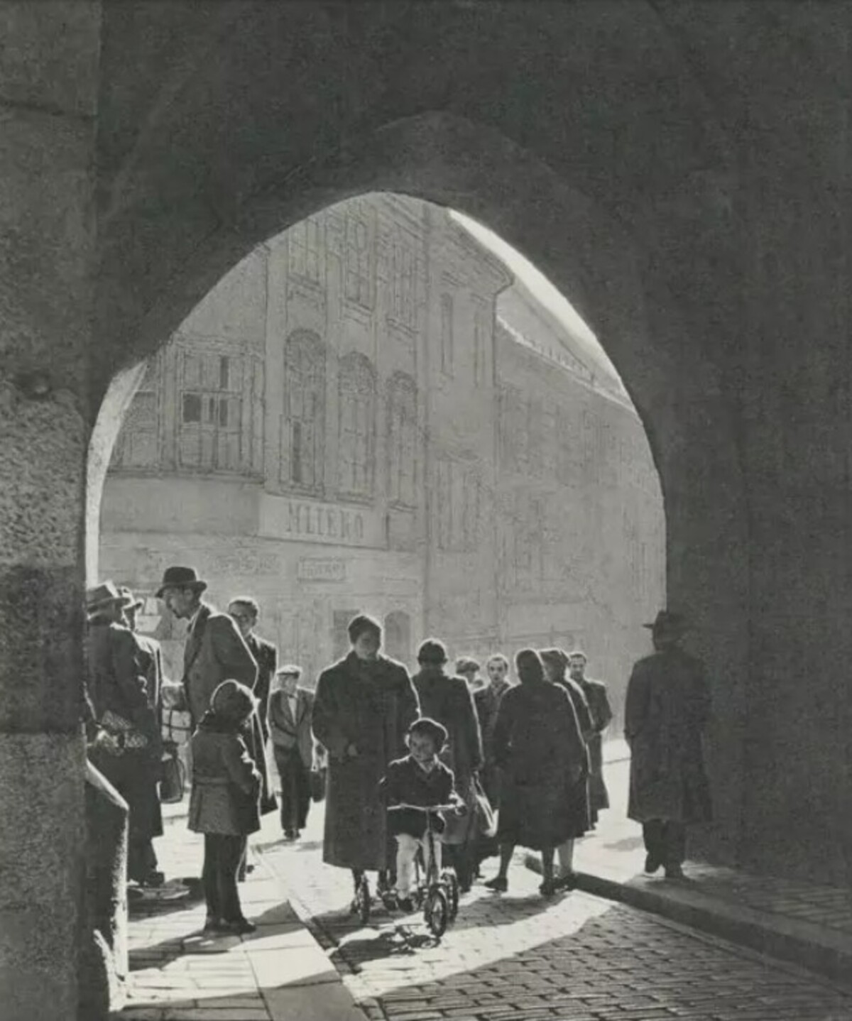 V Michalskej bráne. 1955.