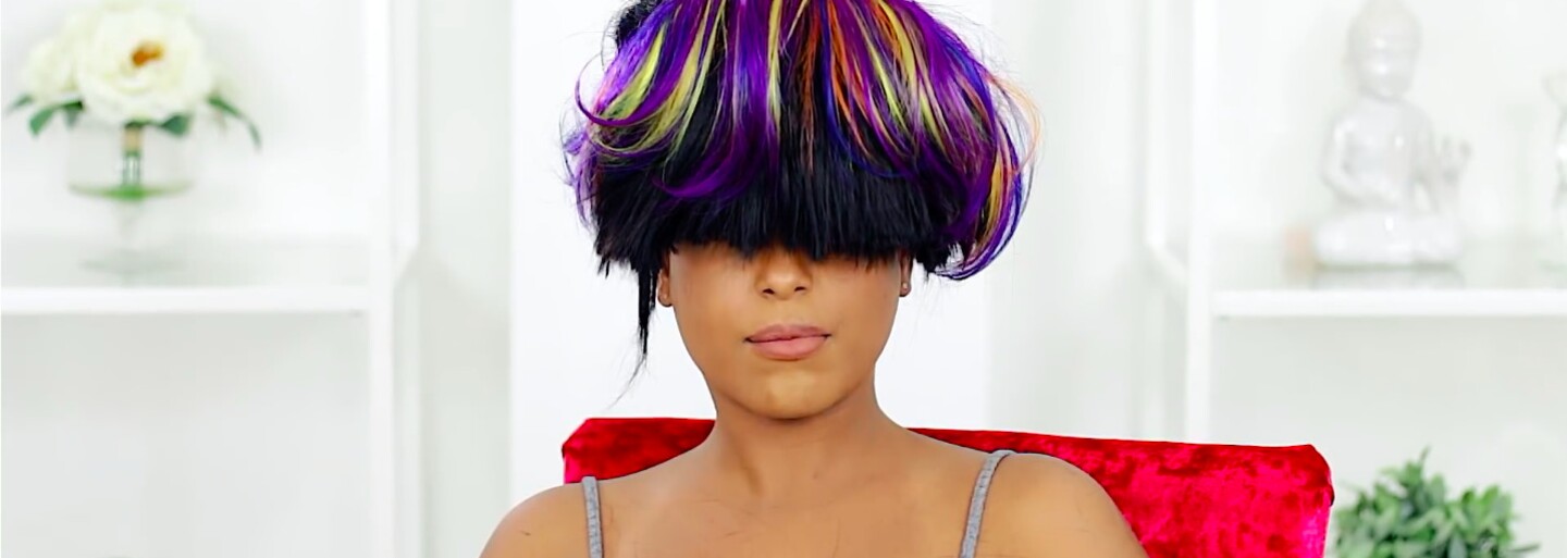 Ďalší bizarný trend na internete? 100 vrstiev rúžu, maskary či dokonca samoopaľovacieho krému