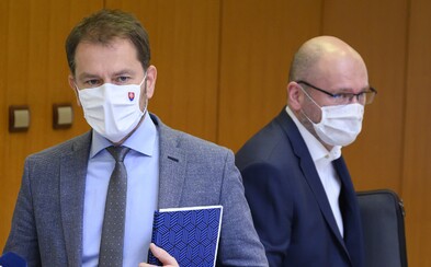 Ďalší konflikt Sulíka a Matoviča. Pre spor o miliardy sa odkladá utorkové rokovanie parlamentu Ďalší konflikt Sulíka a Matoviča. Pre spor o miliardy sa odkladá utorkové rokovanie parlamentu