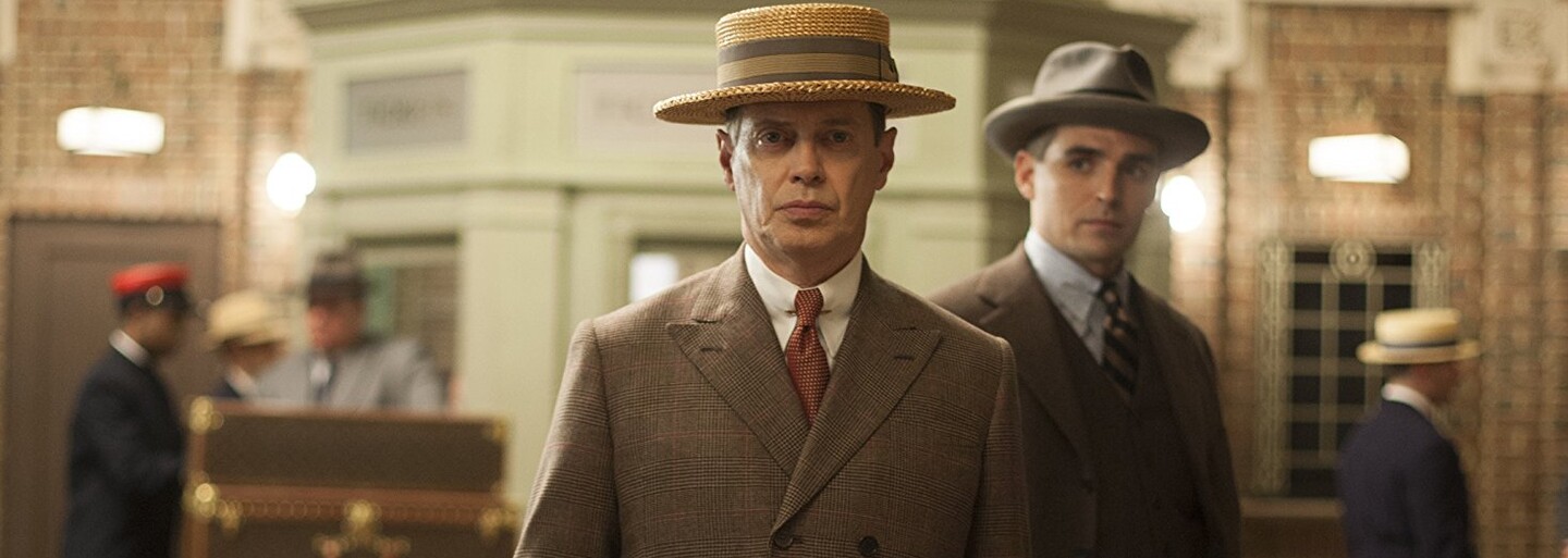 Daniel Radcliffe a Steve Buscemi si zahrajú v komediálnom seriáli Miracle Workers o anjelovi, ktorý musí zázrakmi zachrániť Zem
