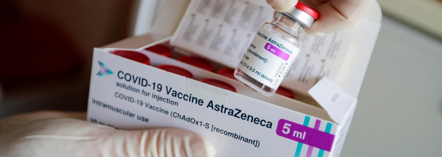 Dánsko zakazuje vakcináciu AstraZenecou, Nemecko nepovolí druhé dávky