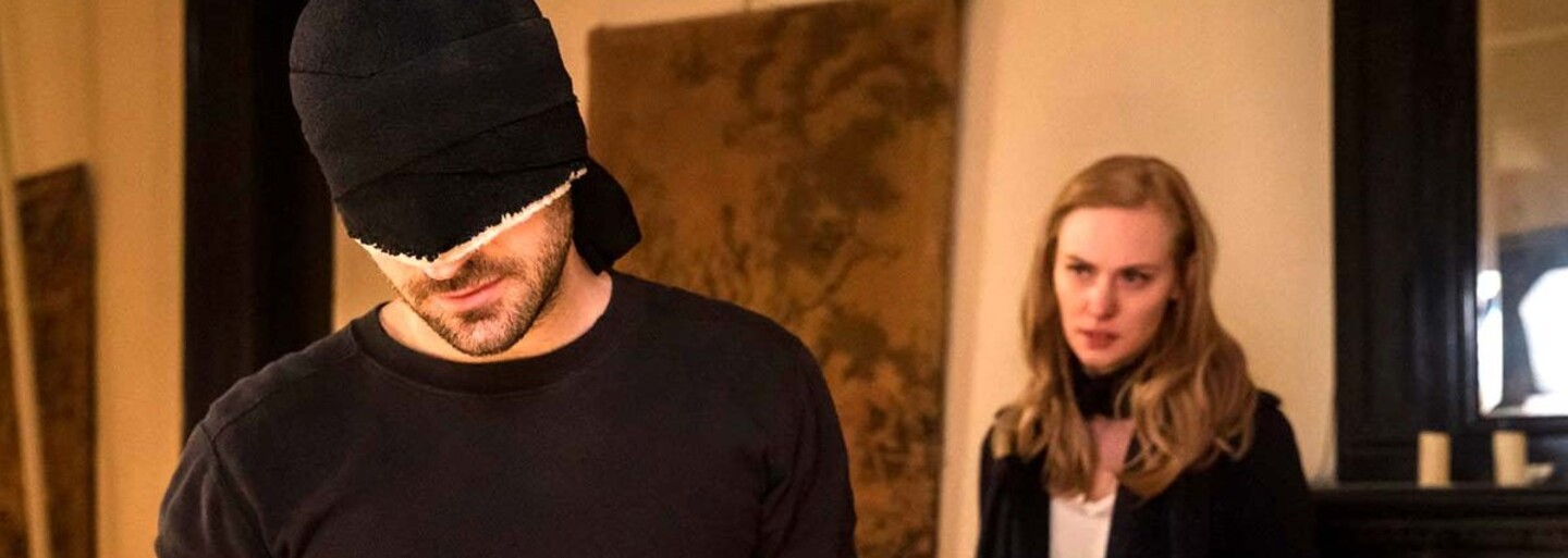 Daredevil bojuje so svojím dvojníkom, vnútornými démonmi a vraždiacim Fiskom. Prvý trailer je prísľubom, že 3. séria bude geniálna