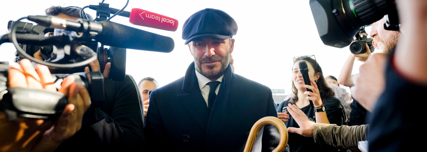 David Beckham čakal až 13 hodín v rade na to, aby mohol vzdať úctu zosnulej kráľovnej Alžbete II. Predbehnúť sa odmietol
