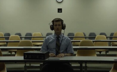 David Fincher a Netflix nás v prvej ukážke mysteriózneho krimi seriálu lákajú do sveta profilovania sériových vrahov David Fincher a Netflix nás v prvej ukážke mysteriózneho krimi seriálu lákajú do sveta profilovania sériových vrahov