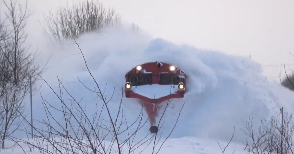 VIDEO: V Japonsku extrémně sněží. V některých částech napadlo přes 3 metry sněhu
