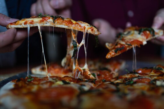 Čím je charakteristická takzvaná New York Style pizza? 