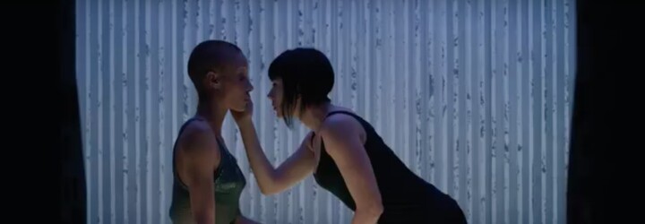 Krásna a nebezpečná Scarlett Johansson hviezdi v akčnej upútavke pre sci-fi Ghost in the Shell