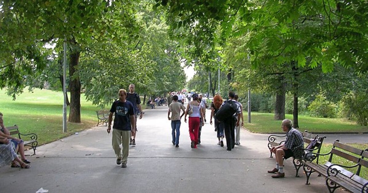 AKTUÁLNĚ: V pražském parku byla nalezena mrtvá žena