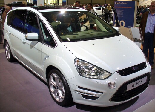 Aká je priemerná cena jazdeného vozidla Ford S-Max&nbsp;(výkon: 103 kW, rok výroby: 2011, najazdené km: 200 000)?