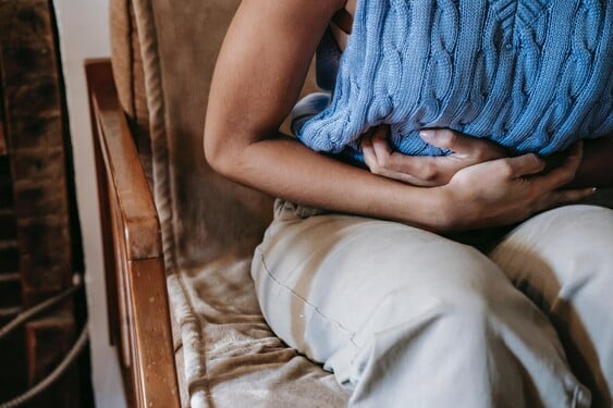 Na kterých místech na těle mohou pociťovat některé ženy bolesti a křeče během menstruace?