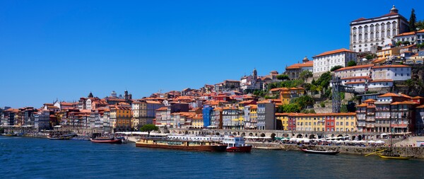 Co je francesinha, specialita portugalského města Porto?